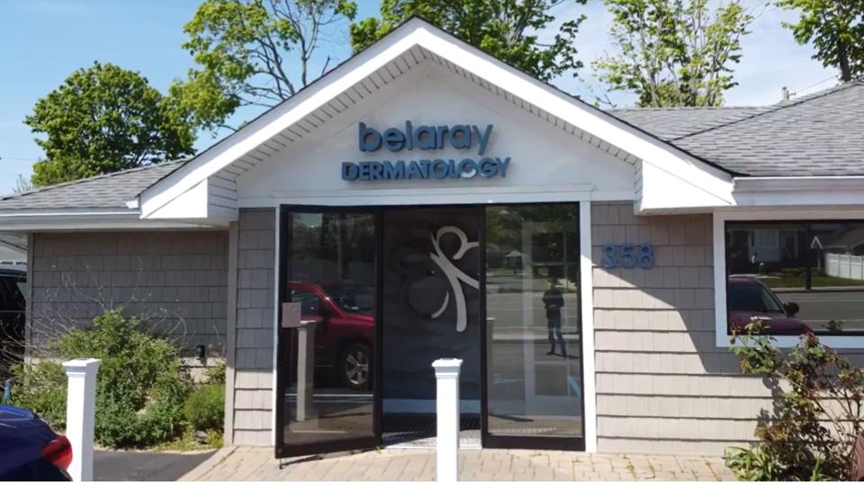 Fachada exterior de la oficina de Belaray Dermatology en Hicksville, 358 South Oyster Bay Road